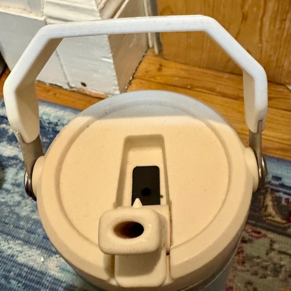 Stanley Stanley Adventure H2.0 Quencher, 40 oz.pale blue. Excellent condition. - Picture 3 of 4